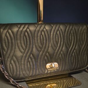 Andé Quilted Black Chain Strap Clutch Crossbody Evening Bag Gold Hardware